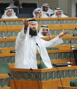 خالد السلطان محتجا على نقاط النظام
