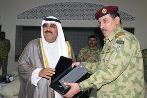 تكريم احد المتميزين

