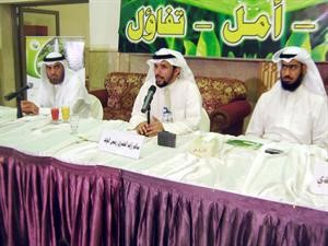 سالم العنزي يتوسط ابراهيم الكفيف ودخالد الخالدي﻿