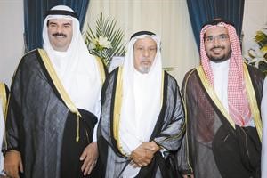 الشيخ فهد سالم العلي والشيخ دعيج فهد السلمان يقدمان التهاني
﻿