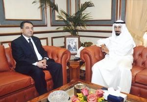 الشيخ علي الجابر مستقبلا سفير تونس لدى البلاد﻿