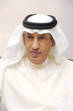 السفير عبدالعزيز الشارخ