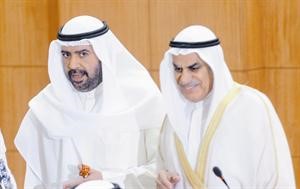 النائب احمد السعدون الذي ايد قانون الخصخصة والشيخ احمد الفهد خلال جلسة امس ﻿