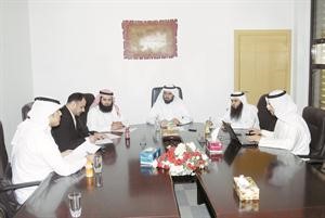 رئيس جمعية صباح السالم التعاونية عبدالرحمن العتيبي خلال المؤتمر الصحافي