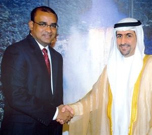 رئيس غويانا مستقبلا السفير وليد الكندري﻿