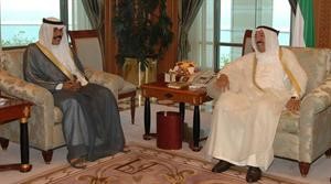صاحب السمو الامير الشيخ صباح الاحمد خلال لقائه سمو ولي العهد الشيخ نواف الاحمد
