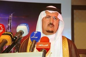 ممبارك الدويلة ملقيا كلمته

