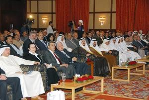 الشيخ احمد الفهد وممبارك الدويلة في مقدمة الحضور
