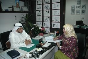 دوليد العنجري يتحدث للزميلة ليلى الشافعي حسن حسيني
