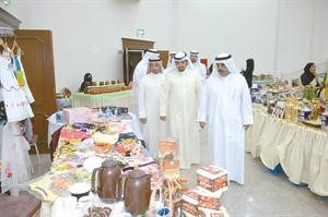  وجولة على المعروضات
