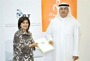 نبيل امين ونبيلة العنجري عقب توقيع عقد الرعاية﻿