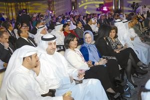 حضور نسائي في الملتقى سعود سالم