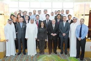 ابراهيم دبدوب وشيخة البحر وصلاح الفليج في اختتام الدورة لبرنامج تدريب كوادر الوطني بالتعاون مع الجامعة الاميركية في بيروت
