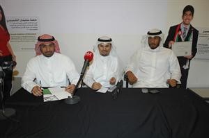 طلال الخلف و عبدالوهاب الرحماني و احمد الشمري خلال المؤتمر الصحافيمحمد ماهر
