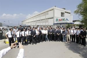 طيارو الميدل ايست يشاركون في اعتصام خارج مكتب الشركة في مطار بيروت الدولي﻿