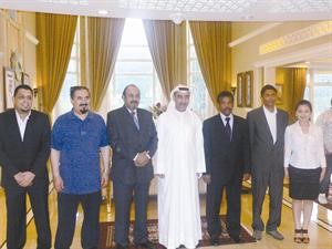 القريني يتوسط ضيف الشمري وجزاع العتيبي وسليمان الزيدان واركان القنصلية الكويتية في مدينة كوانزوا﻿
