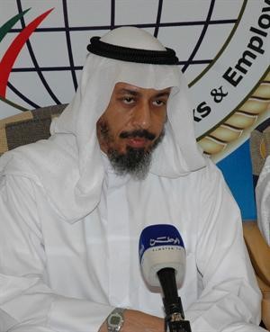 عبدالرحمن السميط متحدثا ﻿﻿كرم دياب﻿