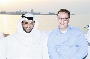 الشيخ صباح فيصل الدعيج مع شولتس خلال اللقاء