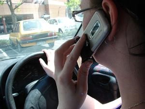 تكنولوجيا جديدة لاغلاق الهاتف الخليوي اثناء قيادة السيارة ﻿