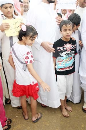طلاب شاركوا في الاضراب ولم يتوجهوا الى مدارسهم