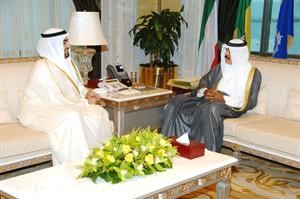سمو نائب الامير مستقبلا الشيخ خليفة العلي﻿