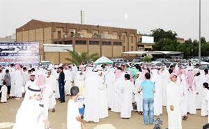 جانب من الاعتصام الذي نظمه اهالي ام الهيمان احتجاجا على التلوث﻿