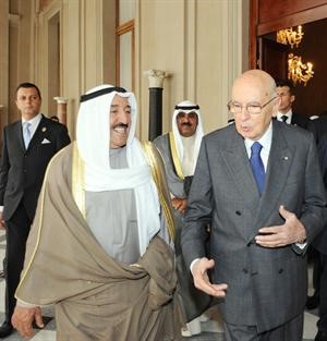 حديث ودي بين صاحب السمو الامير الشيخ صباح الاحمد والرئيس الايطالي جورجونابوليتانو ﻿
