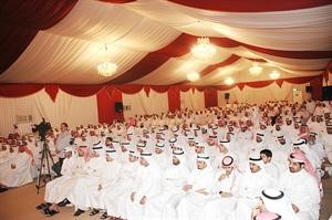جانب من الحضور في ندوة اسامة المناور