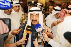 سمو رئيس الوزراء متحدثا للصحافيين