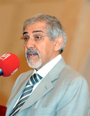 دهلال الساير متحدثا