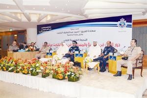 المشاركون في ندوة دور الامن في التنمية