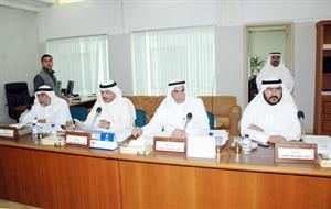 احمد السعدون وفيصل الدويسان وناجي العبدالهادي خلال الاجتماع متين غوزال