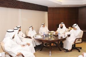 النائب محمد هايف مع المشاركين في اللقاء انور الكندري

