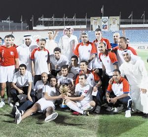 فرحة لاعبي الكويت بتحقيق كاس ولي العهد بعد الفوز في المباراة النهائية على العربي	هاني الشمري