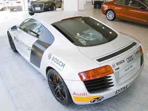 «أودي الكويت» تعرض نسخة لسيارة الأمان لبطولة الـ DTM