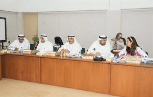 درولا دشتي وديوسف الزلزلة وعبد الرحمن العنجري واحمد السعدون وناجي العبد الهادي خلال اجتماع اللجنة المالية امس متين غوزال
