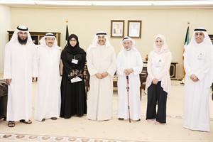 الخرافي مستقبلا رسامي الكاريكاتير عبدالرسول سلمان وعبدالرضا كمال﻿
