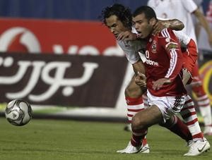مهاجم الاهلي عماد متعب ارهق دفاع الاتحاد الليبي وسجل هدفا رائعارويترز