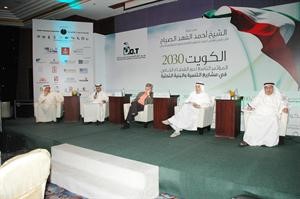 احمد باقر وعلي الموسى وسعيد دشتي وروب بول خلال الحلقة النقاشيةكرم دياب
