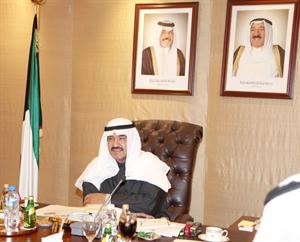 سمو رئيس الوزراء الشيخ ناصر المحمد مترئسا جلسة المجلس