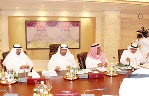 روضان الروضان والشيخ جابر الخالد والشيخ احمد الفهد والشيخ دمحمد الصباح خلال الاجتماع﻿