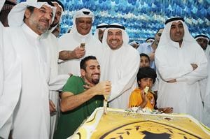 الفهد يداعب فايز بندر﻿