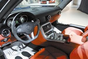 المقصورة الداخلية لـ SLS AMG واحدث تقنيات التوجيه والتحكم﻿