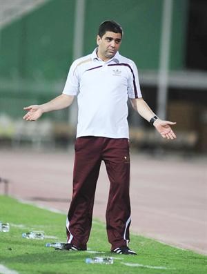 المدرب البرازيلي مارسيلو كابو في الطريق لتدريب العربي