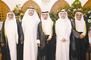 الزميل حسين الرمضان وشقيقه الزميل فهد الرمضان يقدمان التهاني
