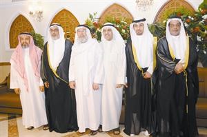ناصر الركف يبارك
