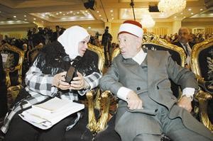 دمحمد البوطي يتحدث للزميلة ليلى الشافعي
﻿