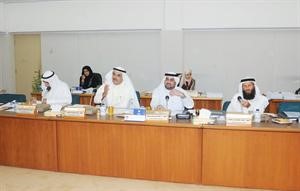 خالد السلطان وديوسف الزلزلة وعبدالرحمن العنجري واحمد السعدون في اللجنة المالية امس