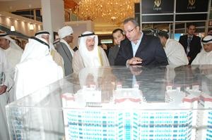  ومطلعا على مجسم لاحد المشاريع﻿
