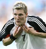 شفاينشتايغر يقود وسط ألمانيا